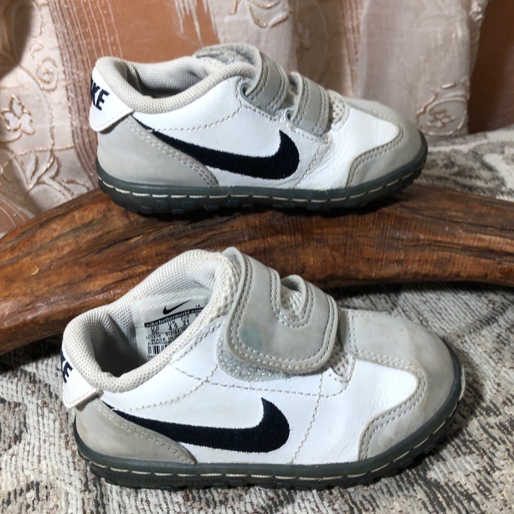 Nike Roadrunner 2 Toddler Sneakers  512164-100
